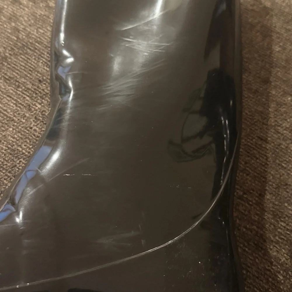 Kamik women’s black rain boots size 8 .